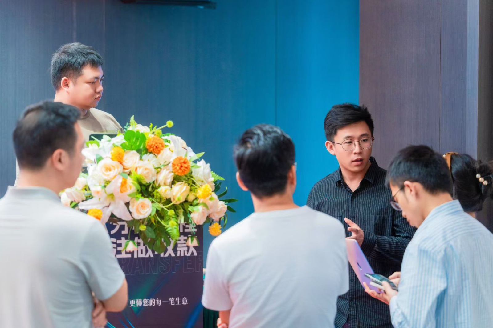 线下课现场答疑照片